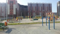 Площадка для воркаута в городе Челябинск №5478 Маленькая Современная фото